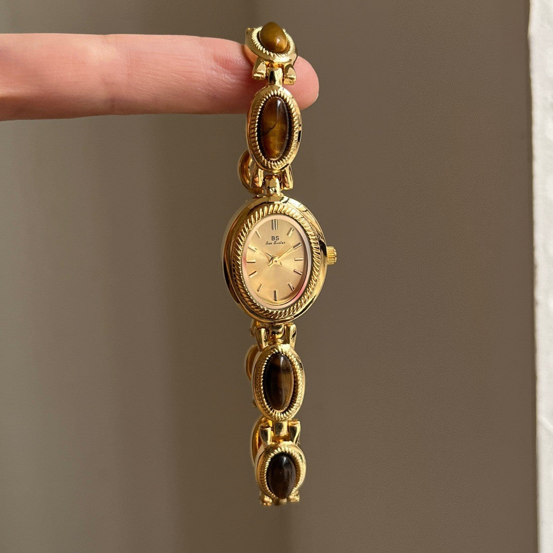 Relógio de Pulseira com Mostrador Oval de Jade