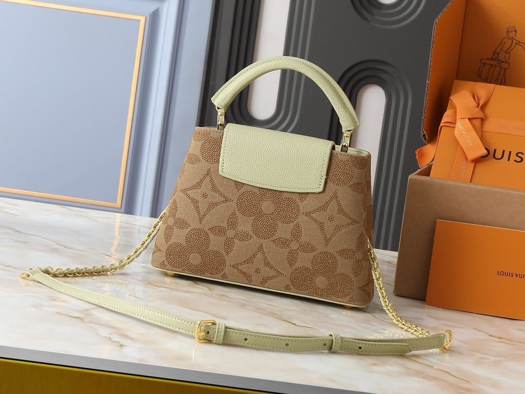 LV Capucines BB Castanha
