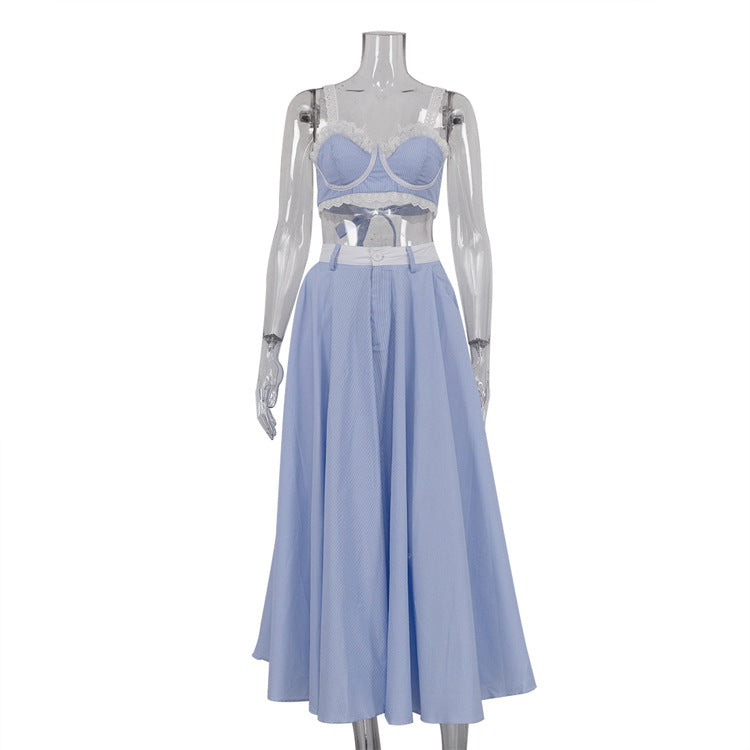 Conjunto de Duas Peças com Camiola com Acabamento em Renda e Saia Evasê