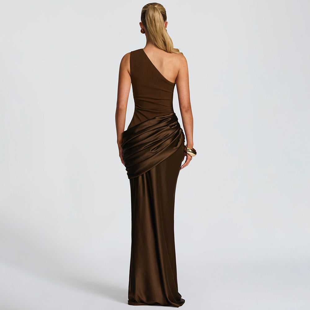 Vestido Comprido de Cetim Plissado de Uma Manga