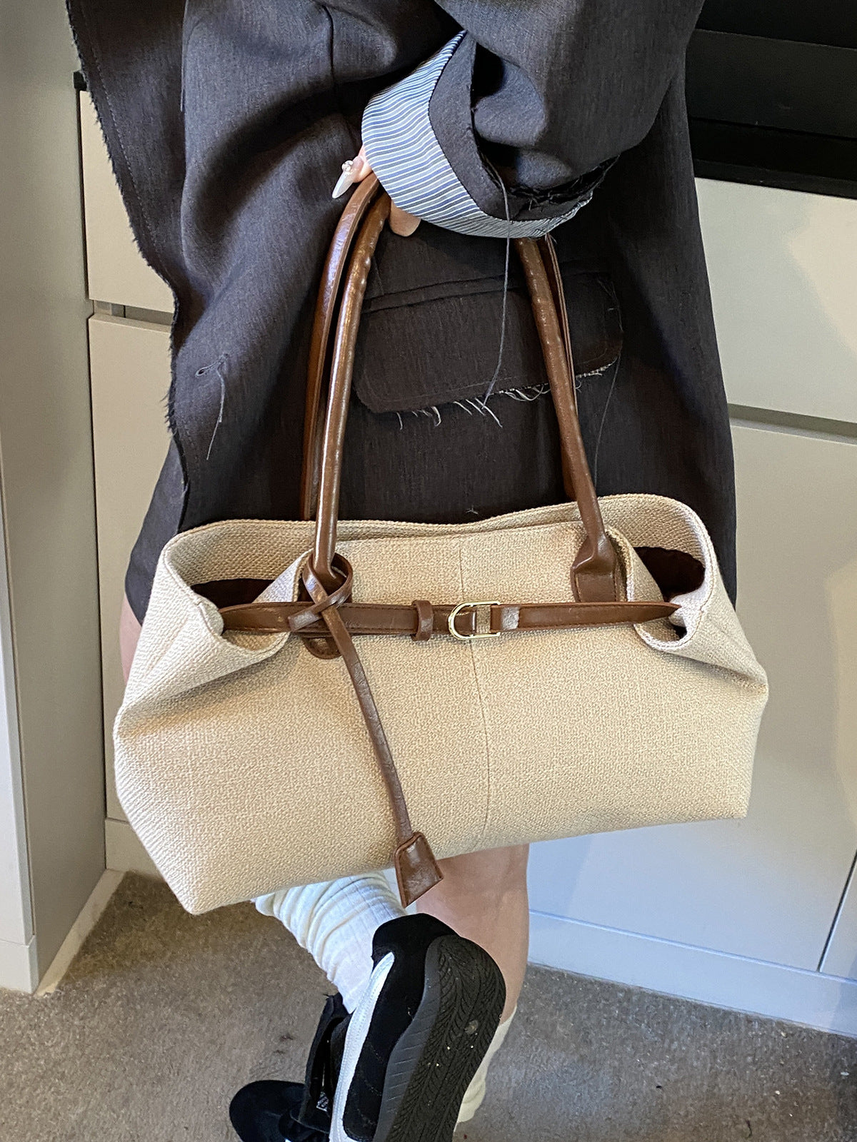 Contrast-Detail Canvas Tote Shoulder Bag