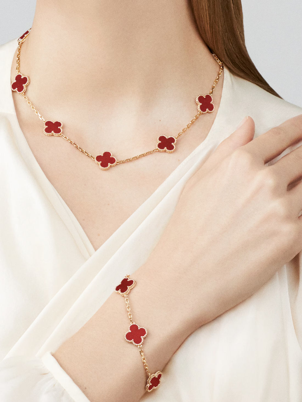 Vintage Alhambra Necklace - Carnelian