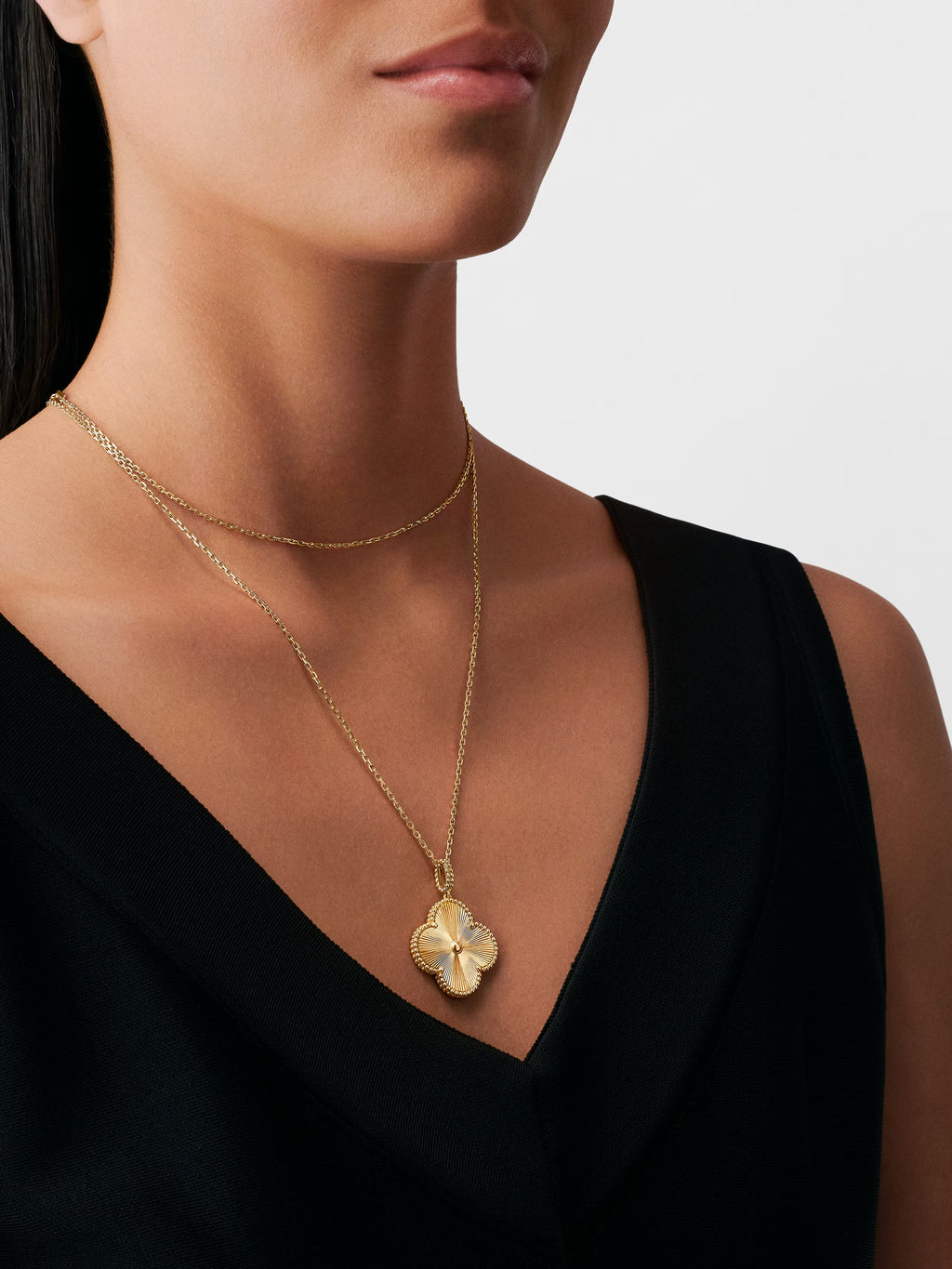 Magic Alhambra Long Necklace