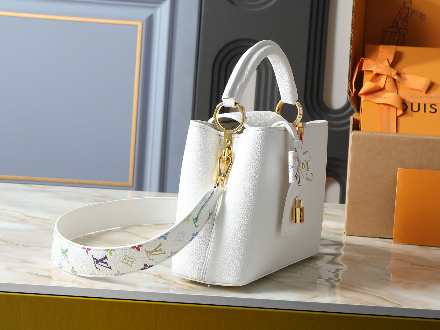 LV Capucines BB – White