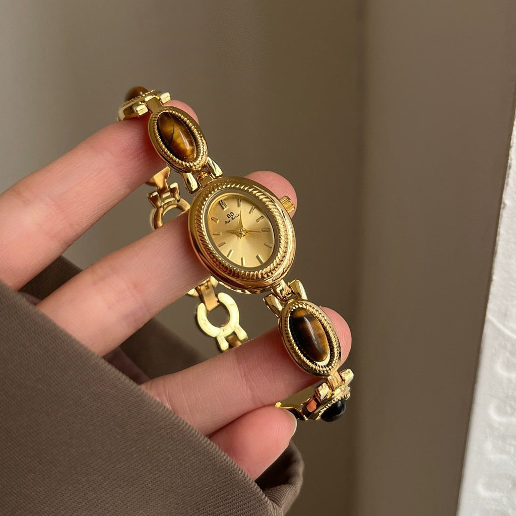 Relógio de Pulseira com Mostrador Oval de Jade