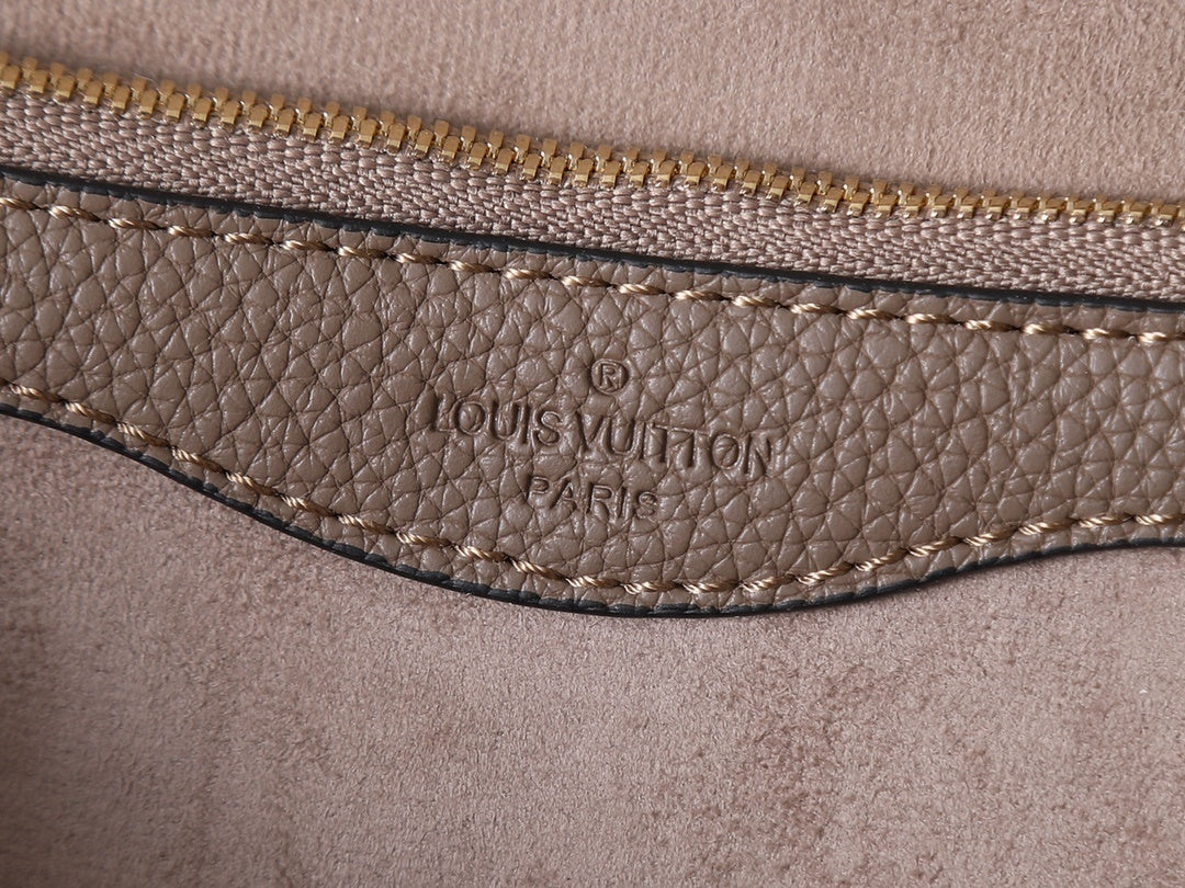 LV Diane Monogram Empreinte