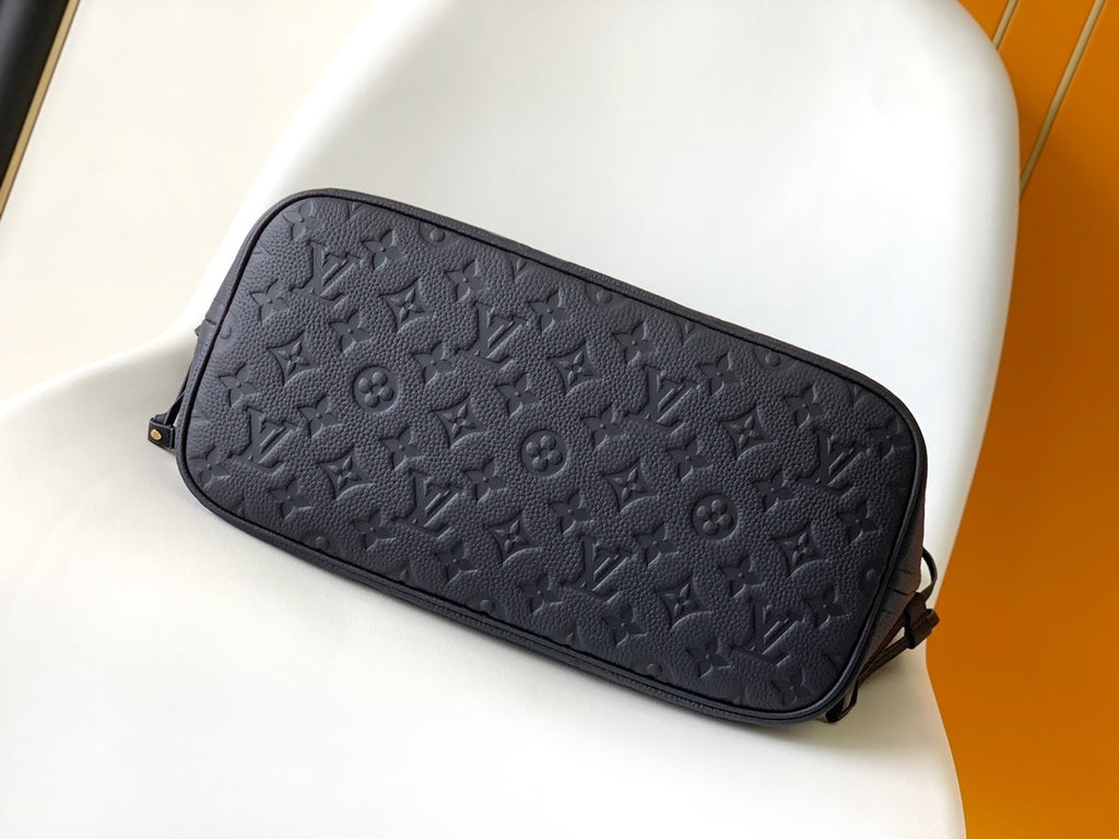 Mala Tote LV Monogram Canvas