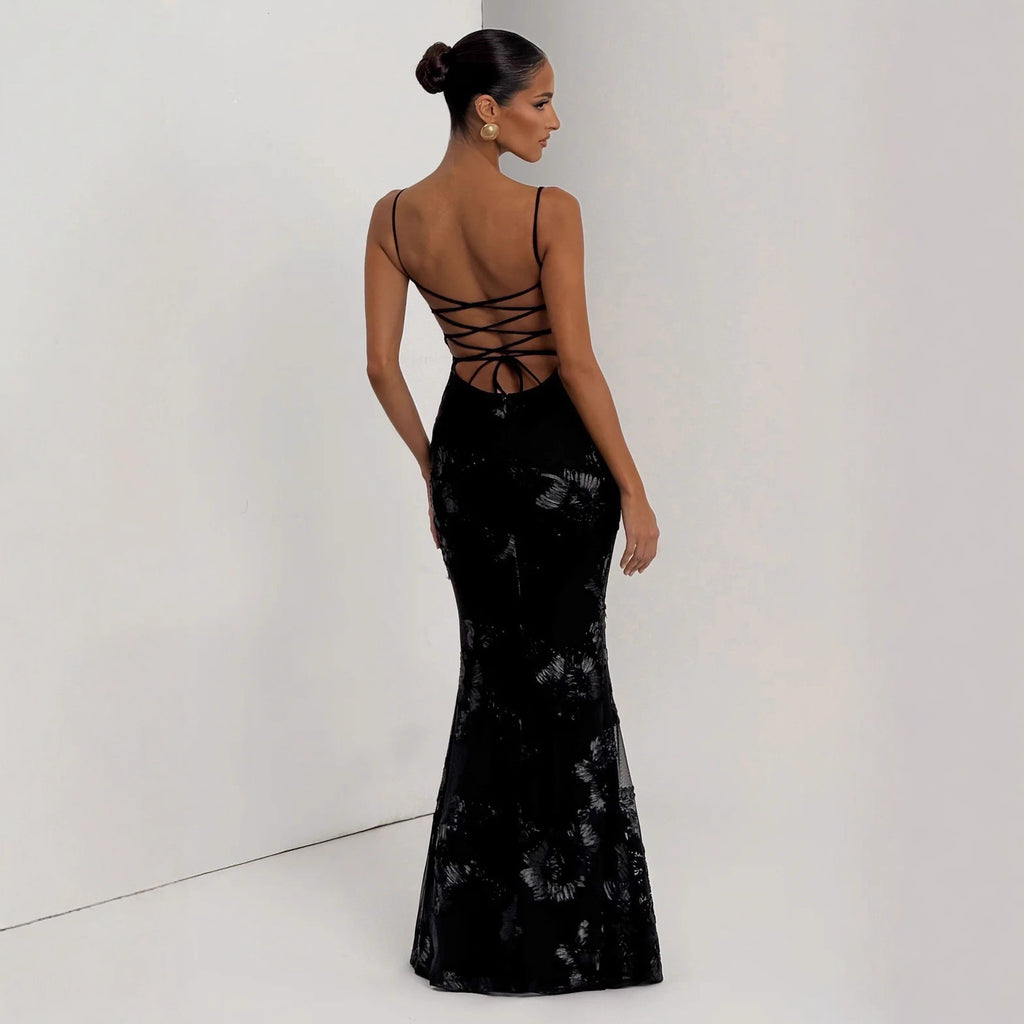 Vestido Maxi Suspensor Sem Costas com Bordado Floral 3D