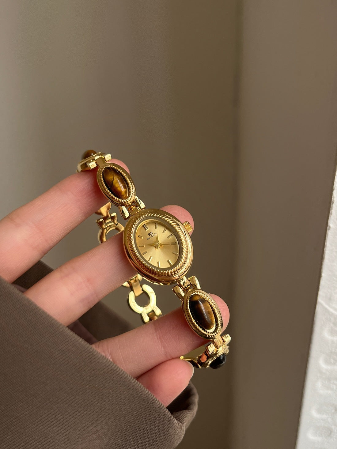 Relógio de Pulseira com Mostrador Oval de Jade