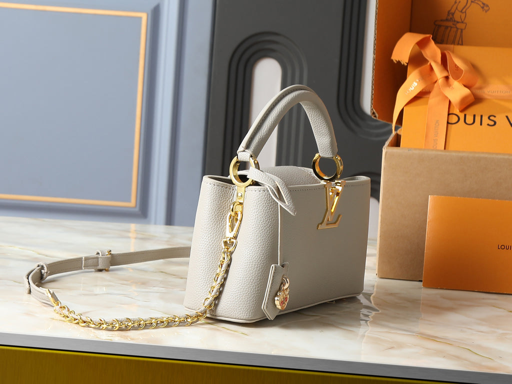 LV Capucines BB - Bege