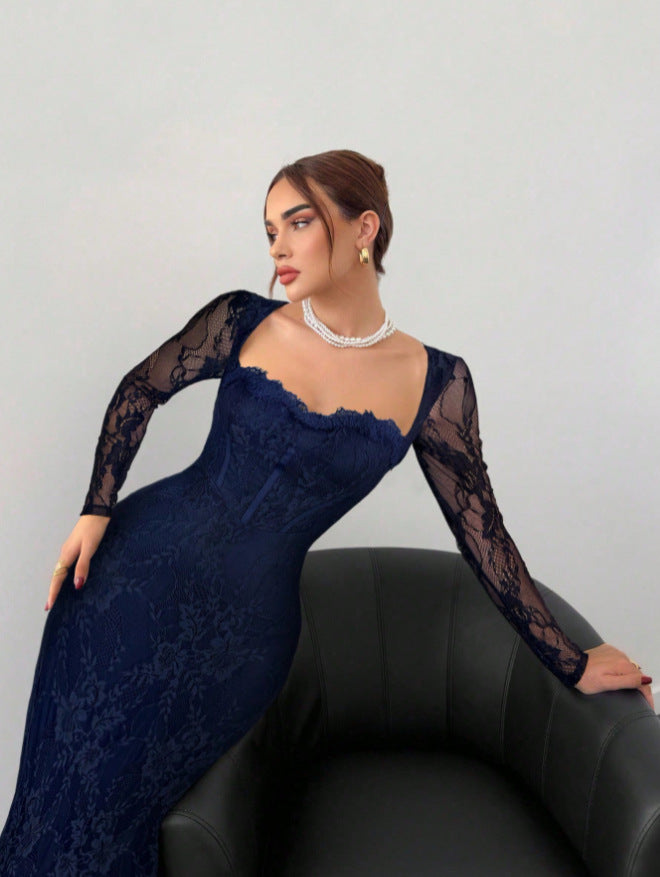 Vestido Midi Justo com Decote Quadrado e Renda