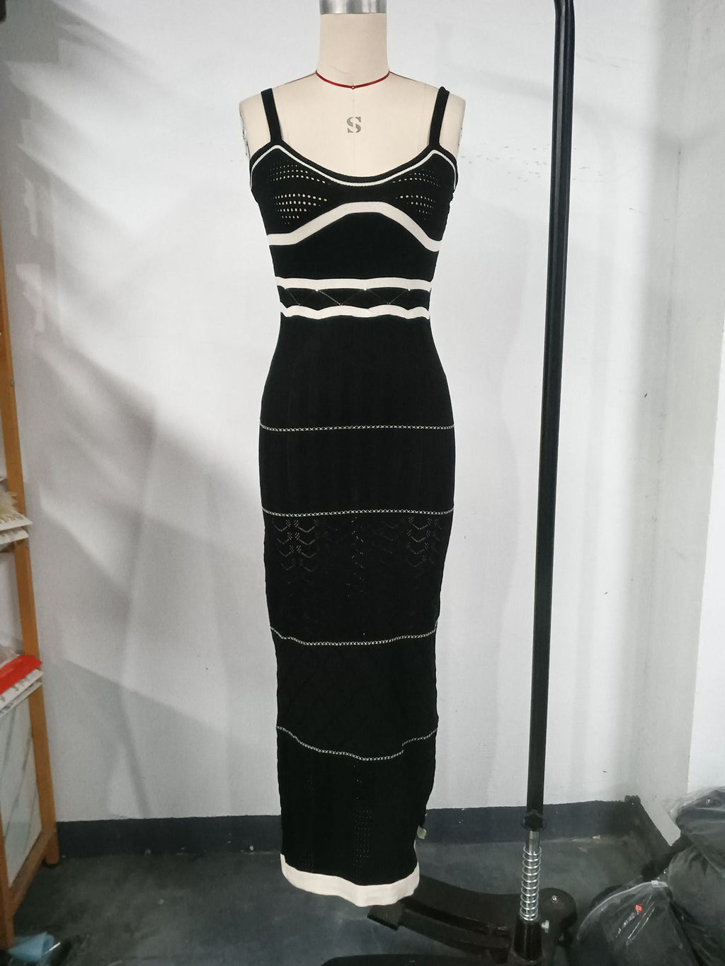 Vestido Midi Sereia Justo com Alças Finas