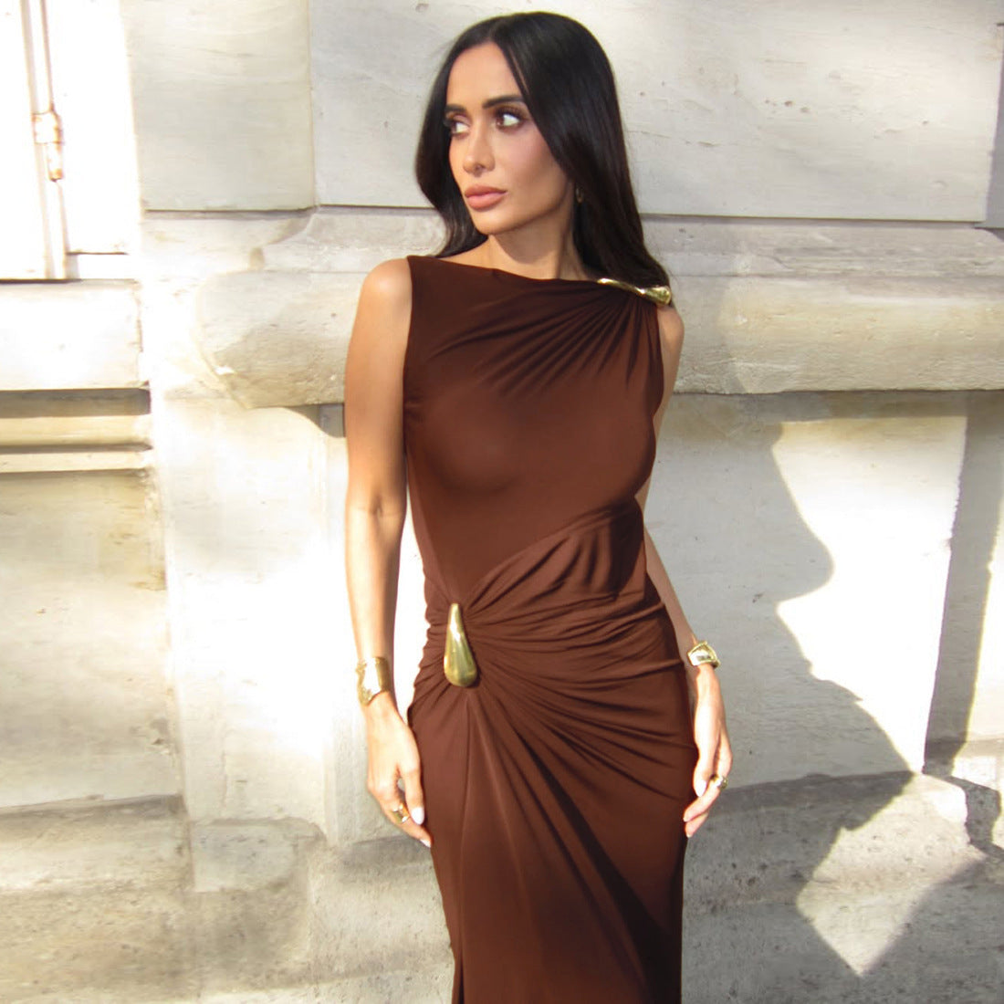 Vestido Maxi Sem Mangas de Cintura Alta com Detalhes Metalizados