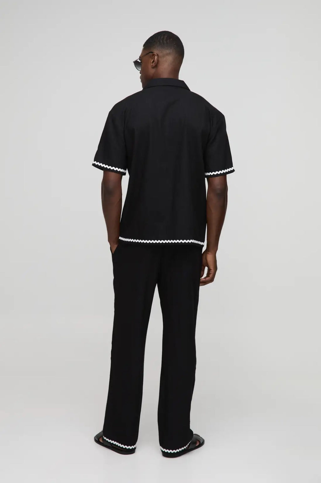 Conjunto de Camisa e Calças para Homem