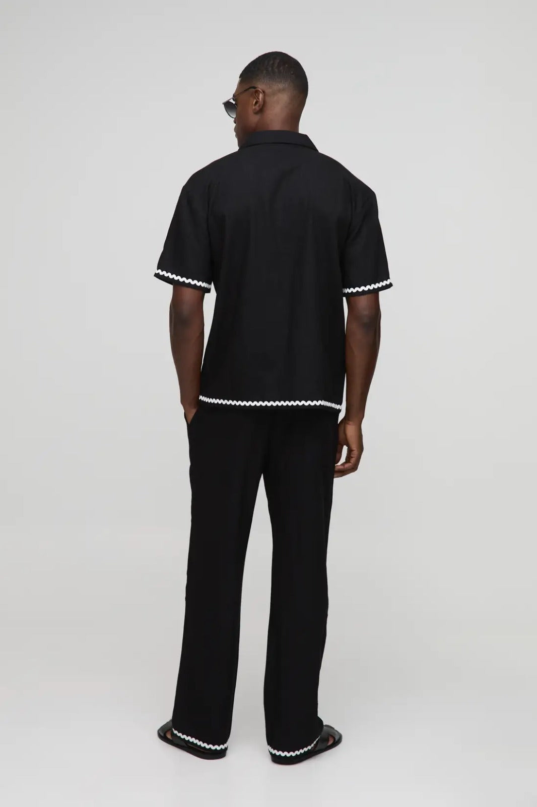 Conjunto de Camisa e Calças para Homem