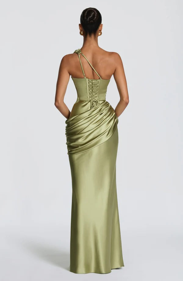 Vestido de Noite Assimétrico de Cetim