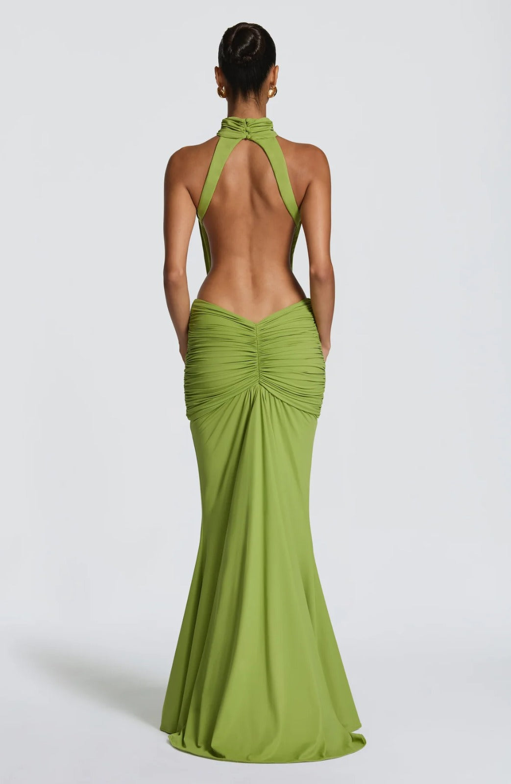 Vestido de Noite Cauda de Sereia Sem Costas e com Ombros Descaídos