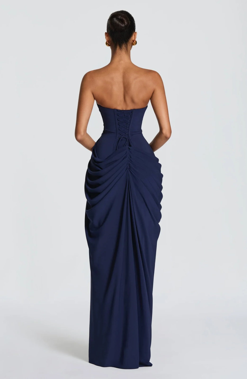 Vestido maxi de suspensórios de manga comprida