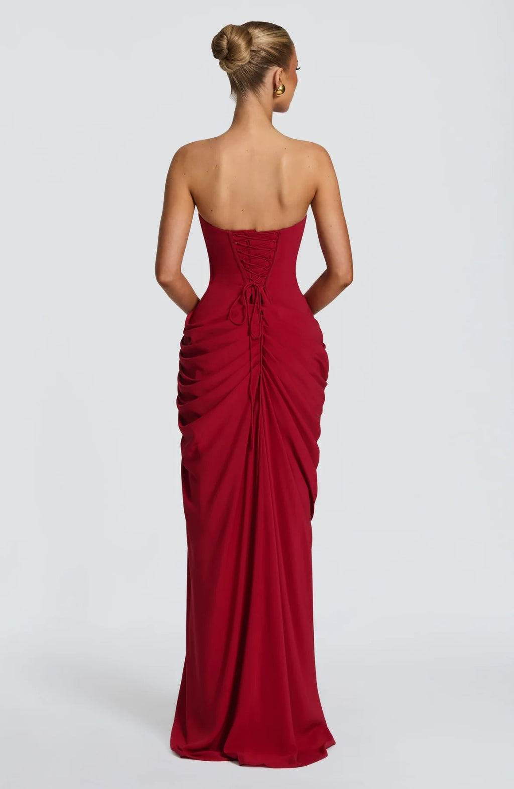 Vestido maxi de suspensórios de manga comprida