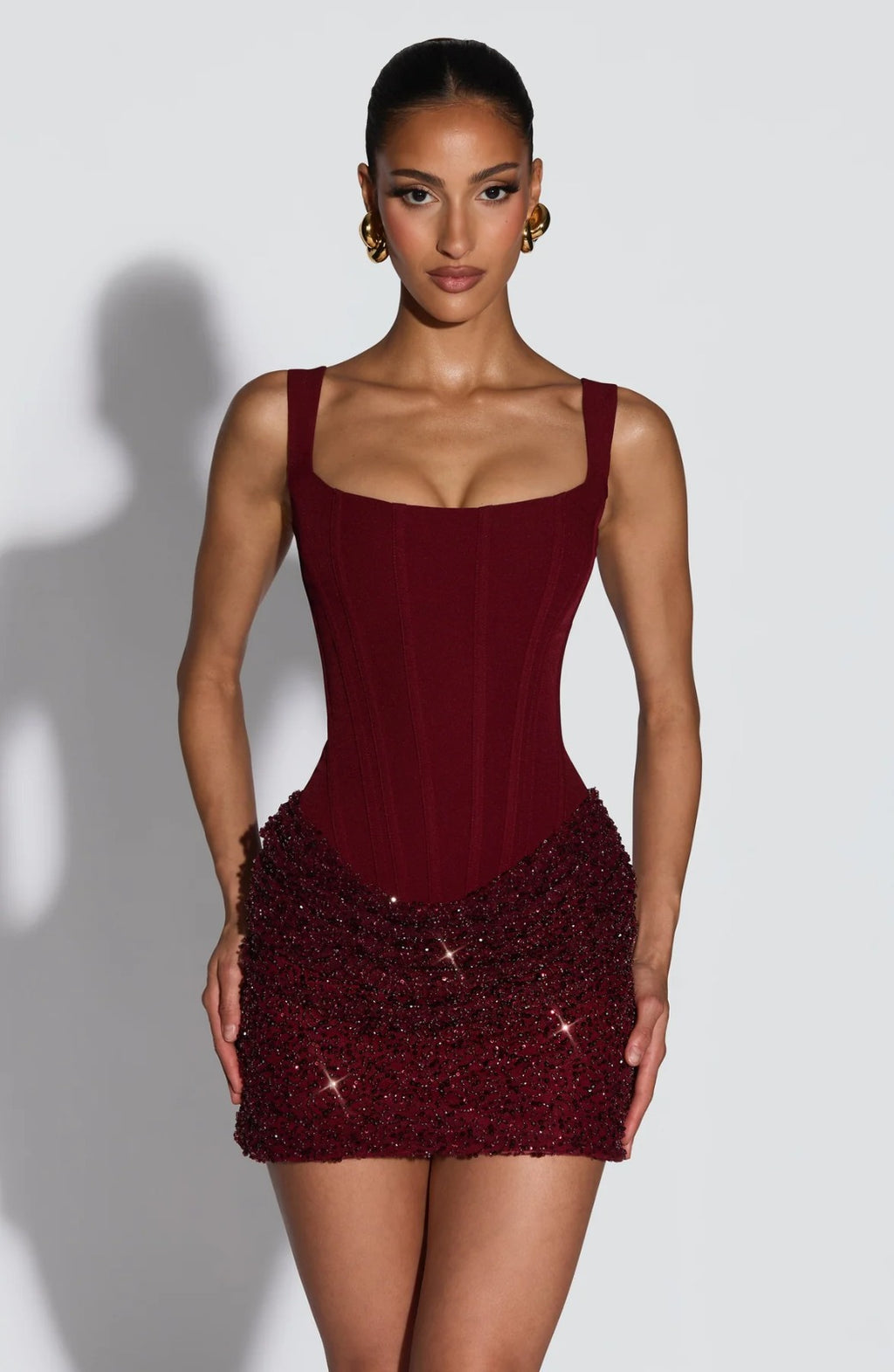 Vestido Mini Ajustado de Lantejoulas com Decote Quadrado e Cintura Alta