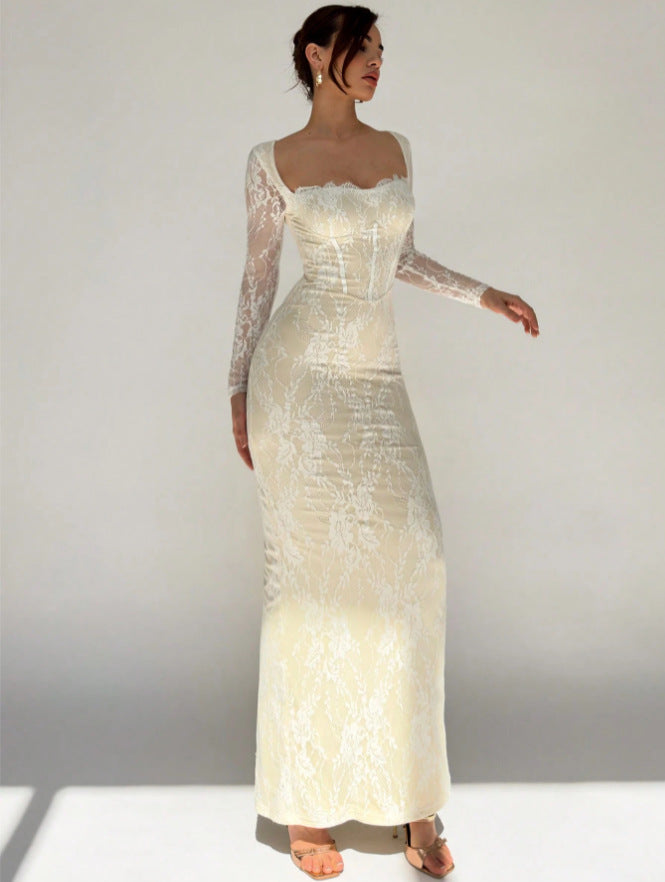 Vestido Midi Justo com Decote Quadrado e Renda