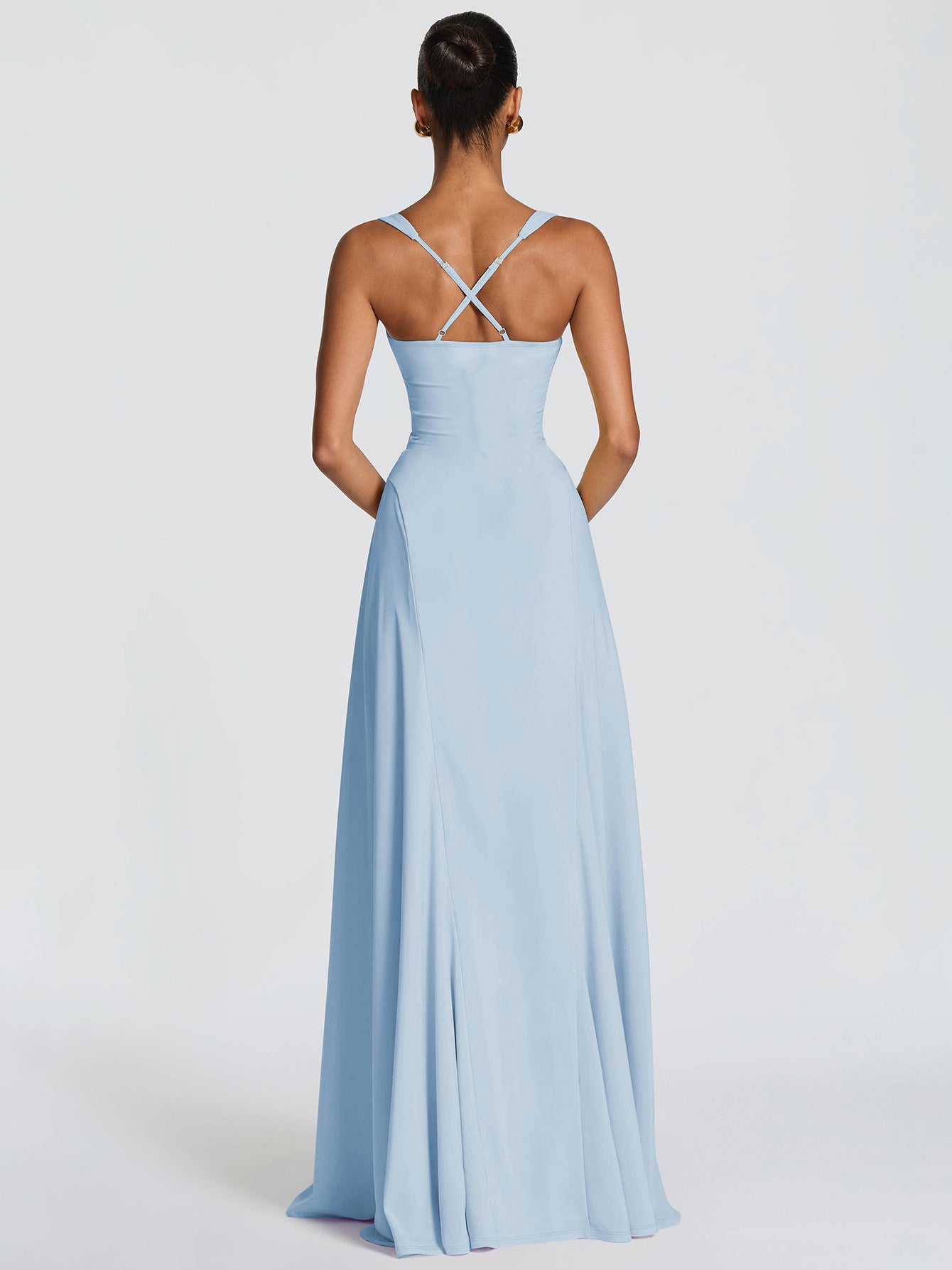 Vestido Maxi Evasê com Decote em V e Costas Vazadas