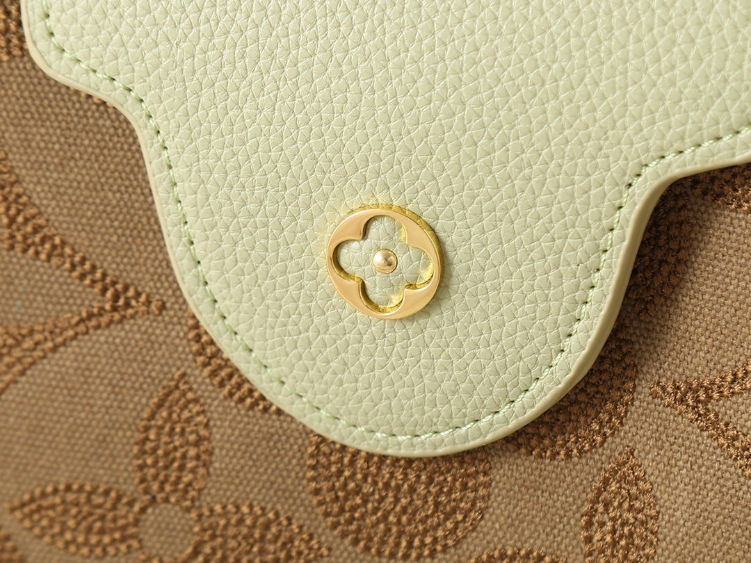 LV Capucines BB Castanha