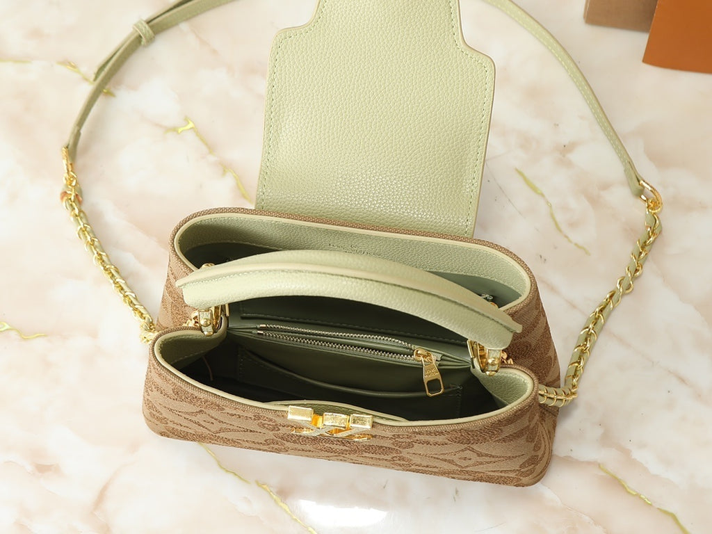 LV Capucines BB Castanha