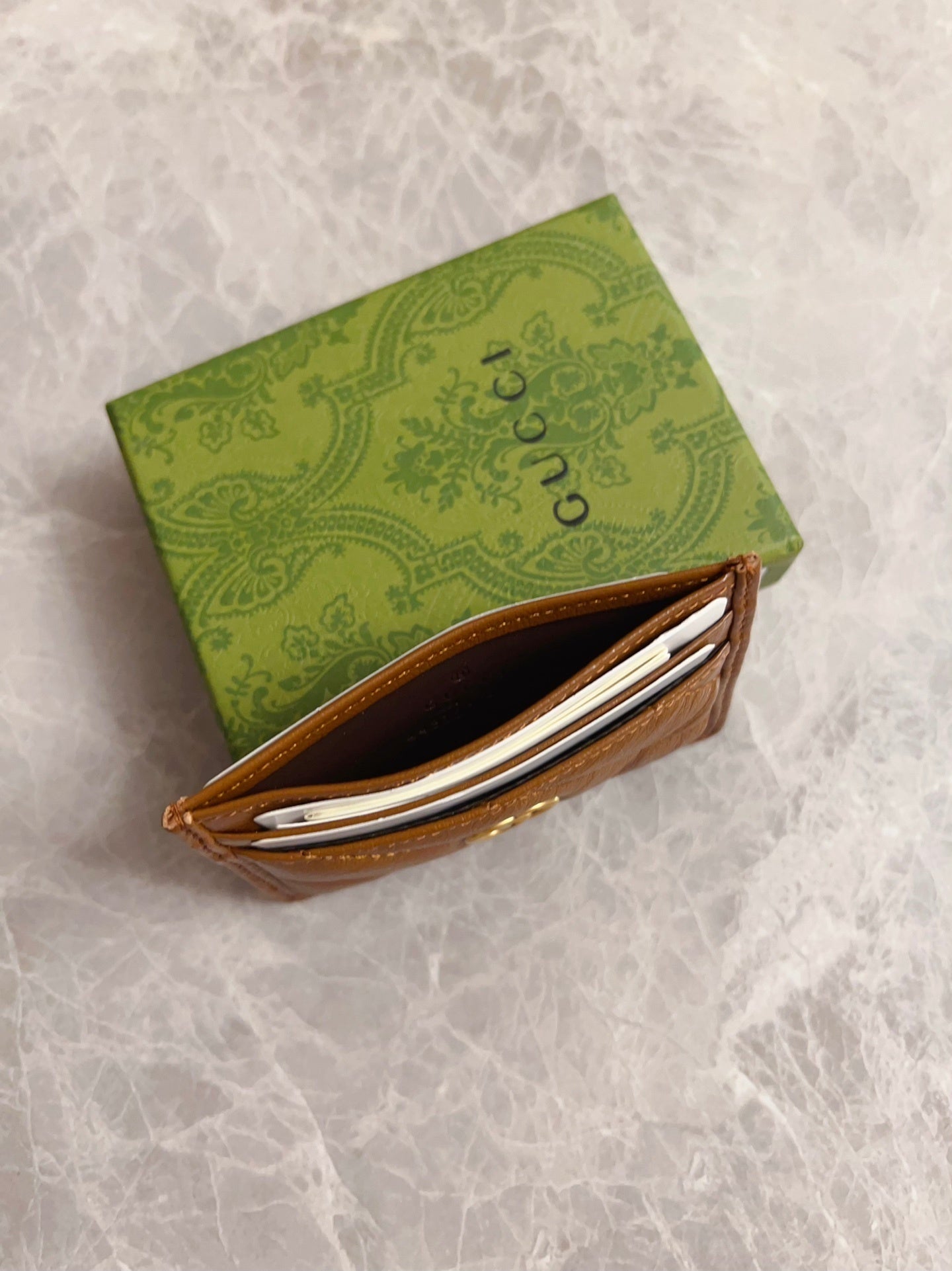 Gucci Compacta