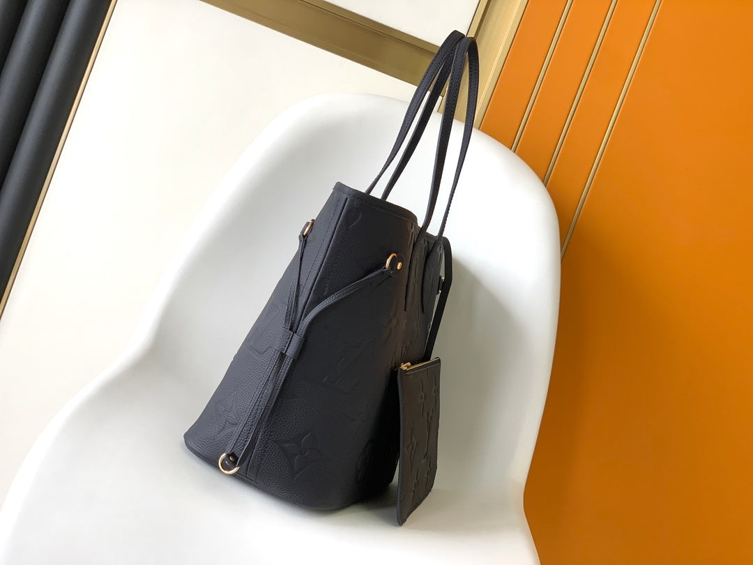Mala Tote LV Monogram Canvas