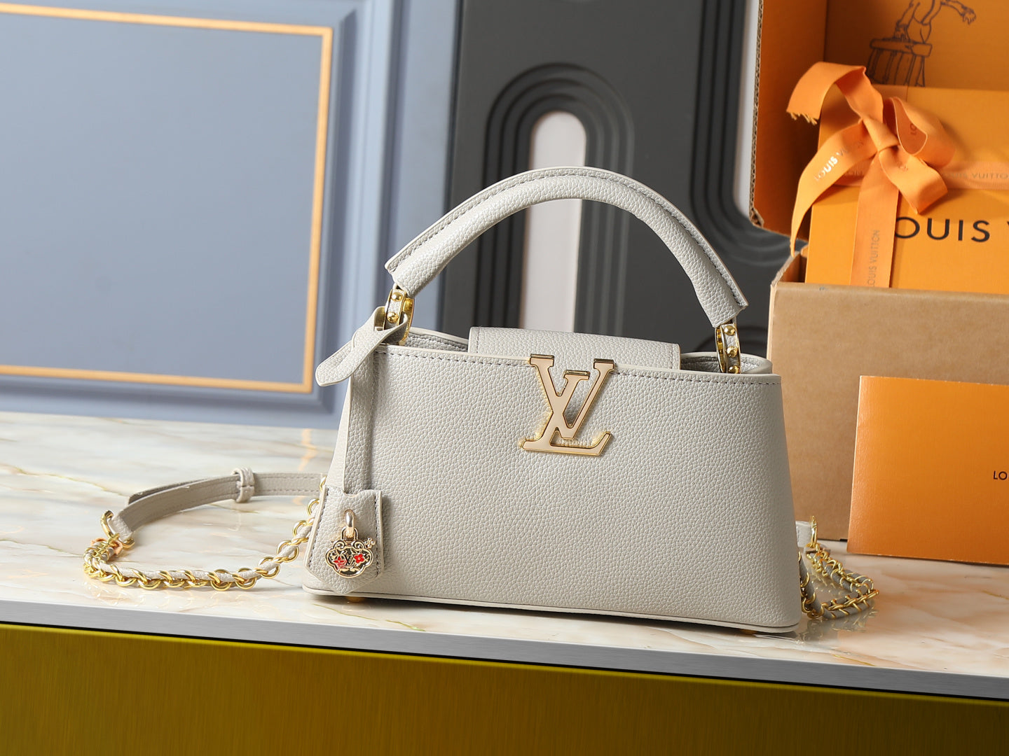 LV Capucines BB - Bege
