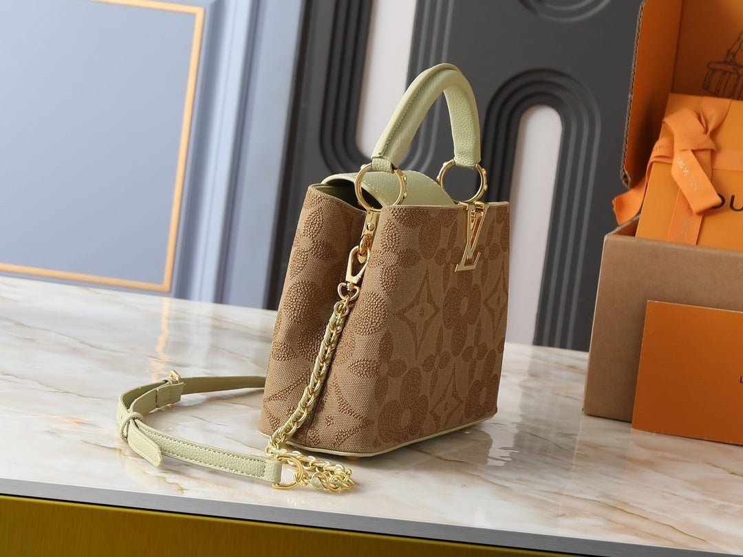 LV Capucines BB Castanha