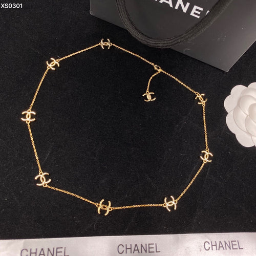 Colar Chanel Signature