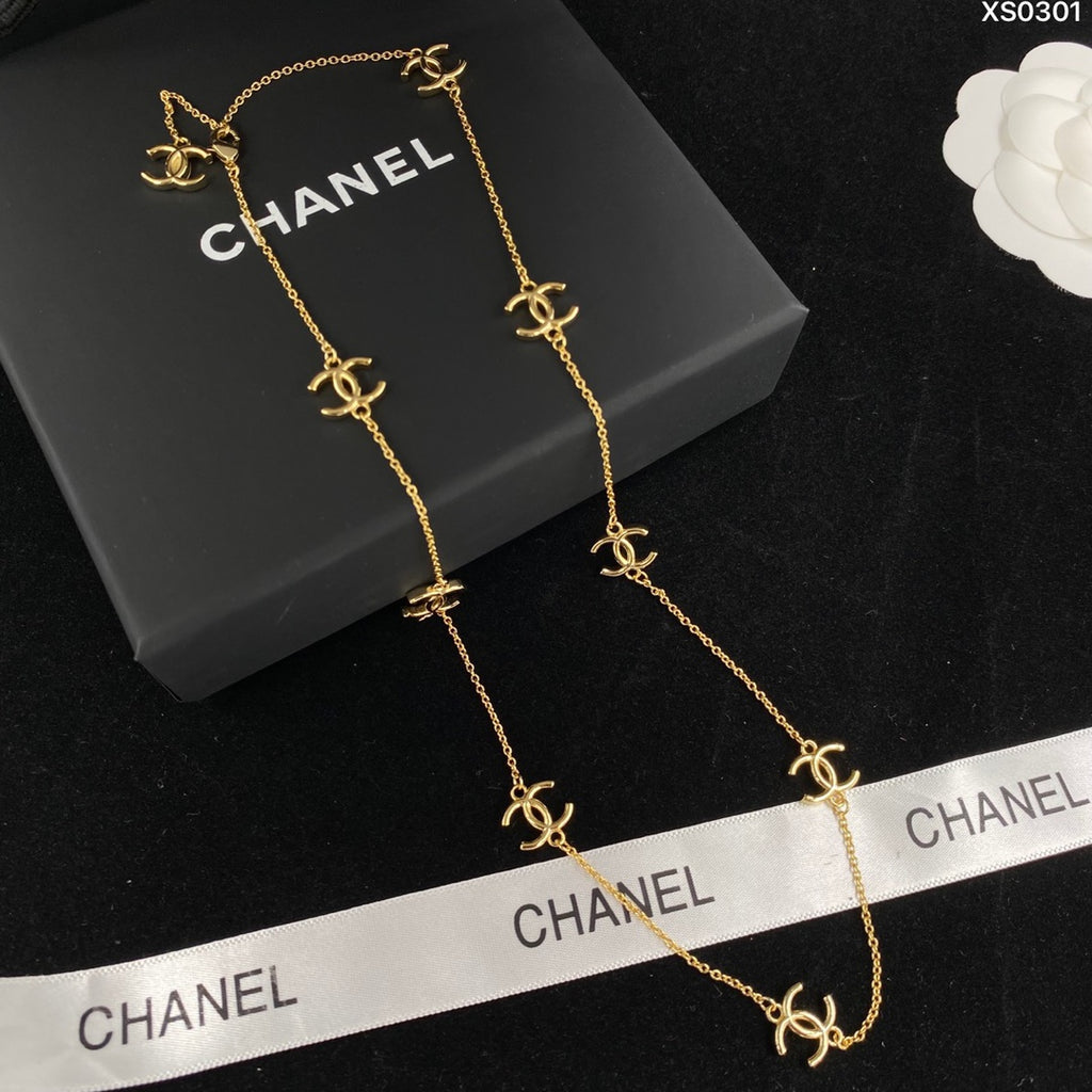 Colar Chanel Signature