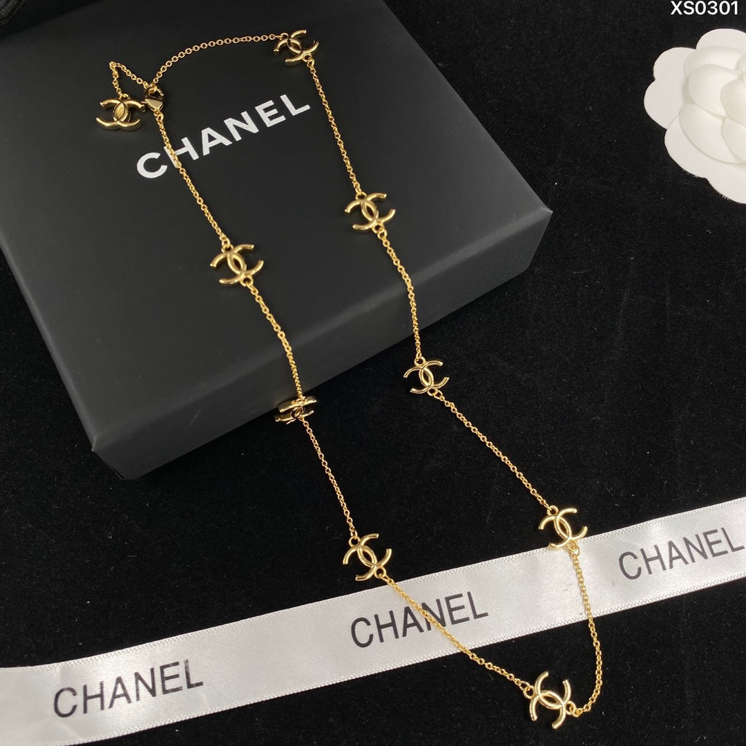 Colar Chanel Signature