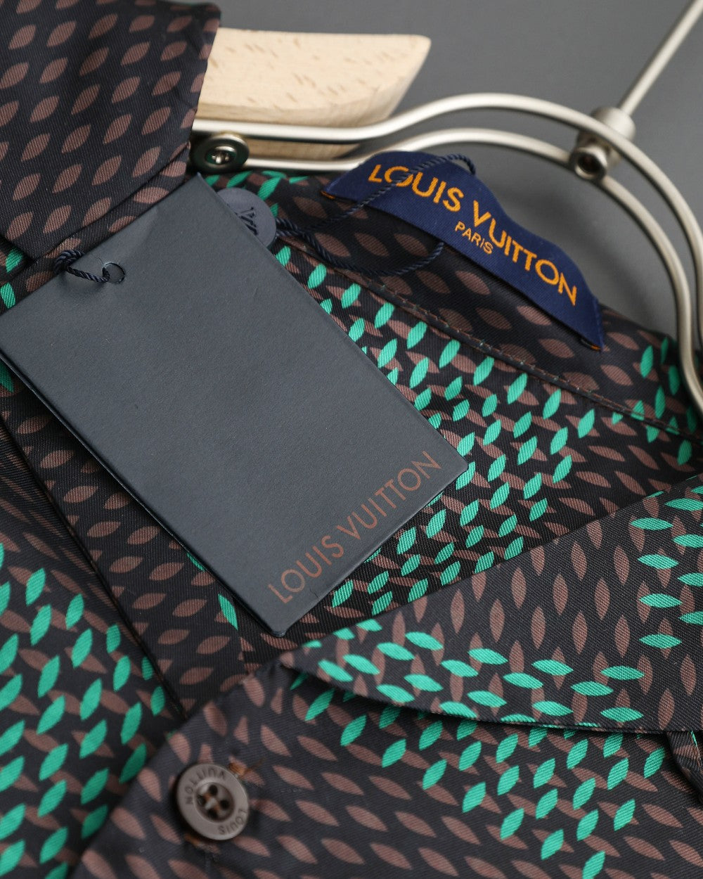 Conjunto Masculino Louis Vuitton a Condizer – Camisa de Manga Curta e Calções