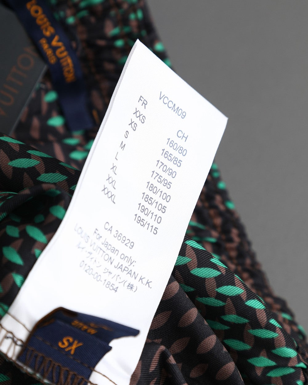 Conjunto Masculino Louis Vuitton a Condizer – Camisa de Manga Curta e Calções