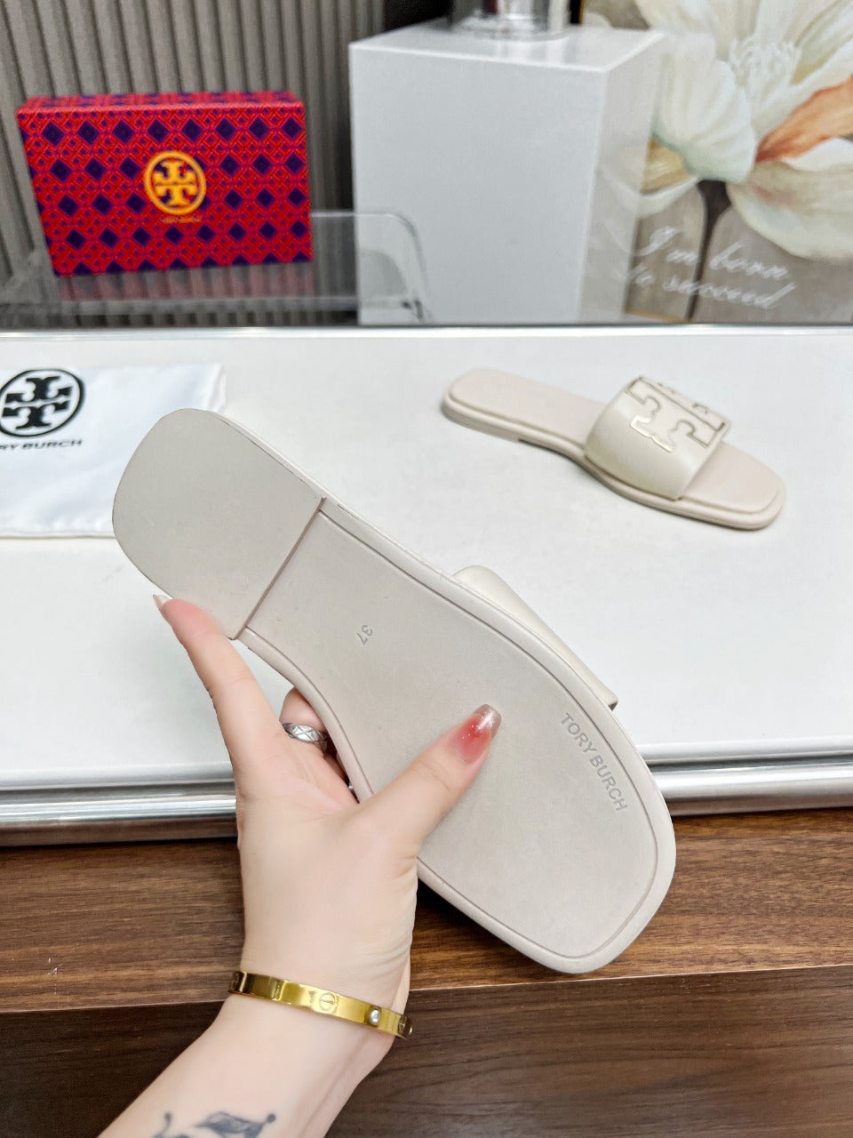 Chinelo Deslizante Desportivo com Logótipo Icónico