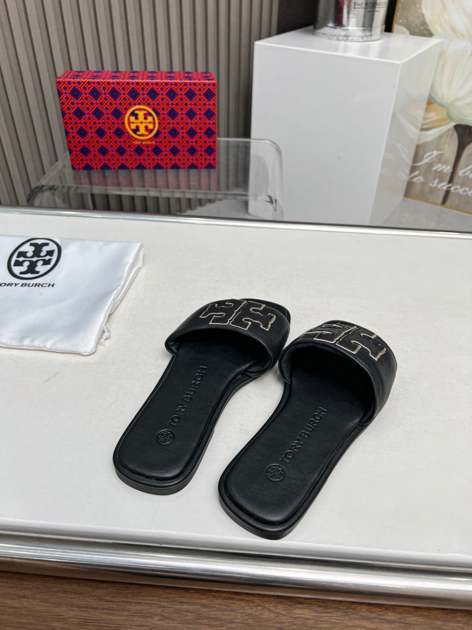 Chinelo Deslizante Desportivo com Logótipo Icónico