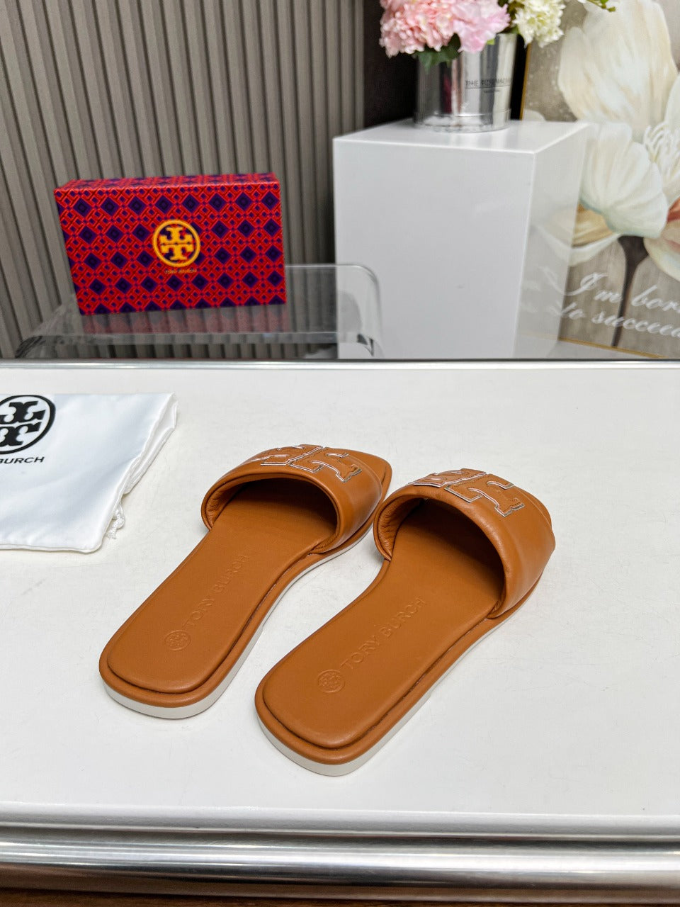 Chinelo Deslizante Desportivo com Logótipo Icónico
